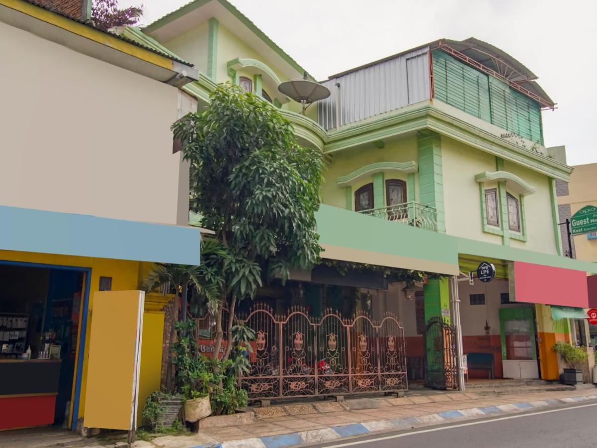 Oyo Life 3103 Opo & Kost 2*