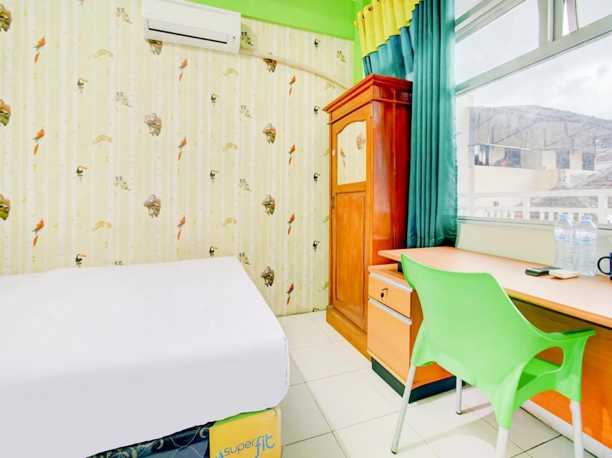 Hotel Oyo Life 3103 Opo & Kost 2*